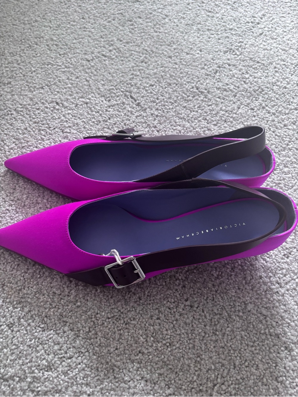 NWT Victoria Beckham Bright Fuchsia Pointed Slingback Kitten Heels with Strap
